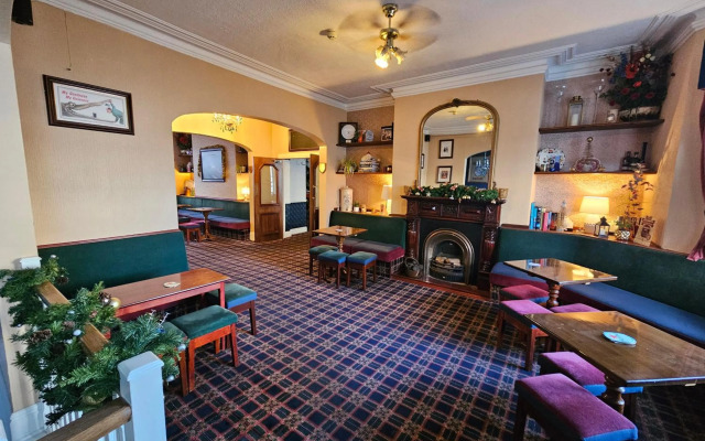 Rivelyn Hotel Bar & Restaurant