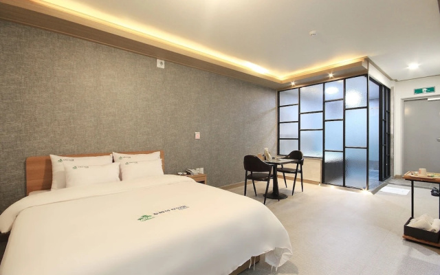 Gunsan Dubai Drive-in Motel