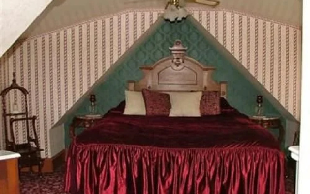Magnolia House