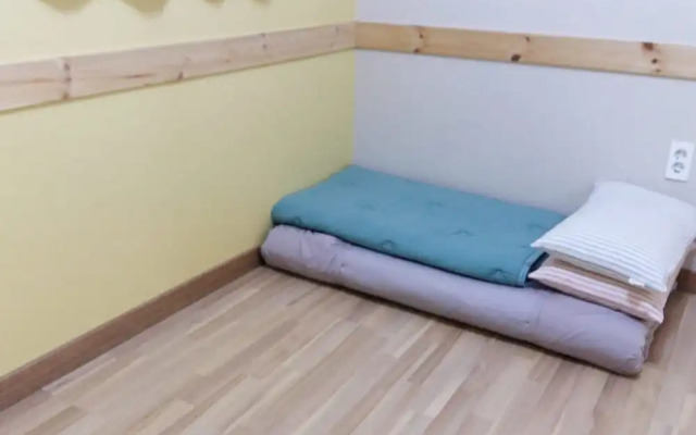 Jeonju Poet And Zzamong Guesthouse