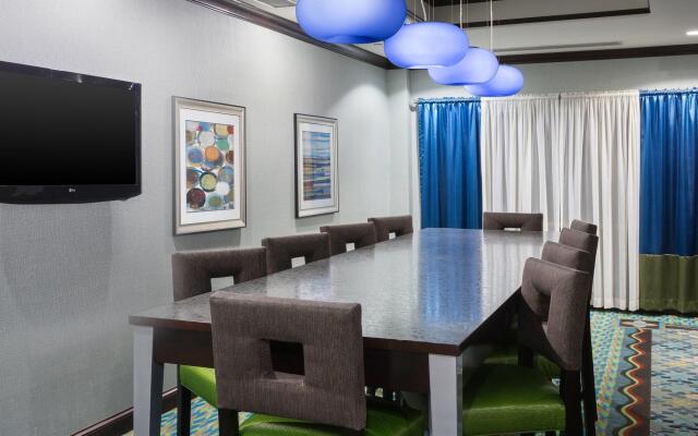 Holiday Inn Express and Suites - Stroudsburg