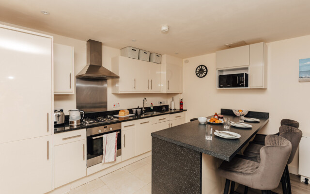 Henley Town Centre With Parking - From 110 Per Night