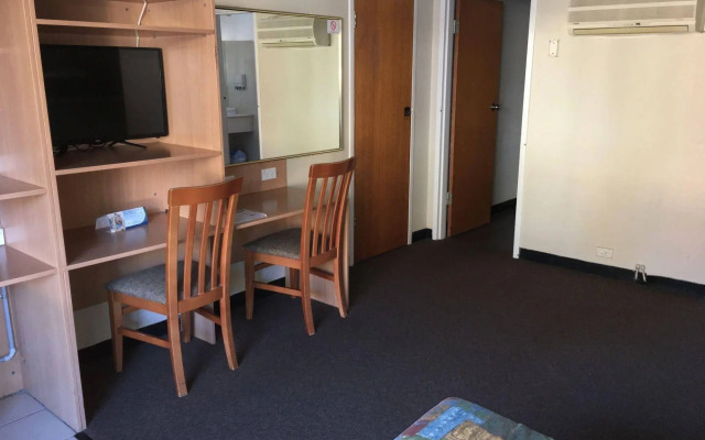 Red Cedars Motel