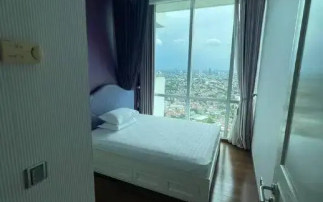 City Penthouse with Jakarta Skyline