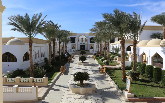 Club Reef Resort