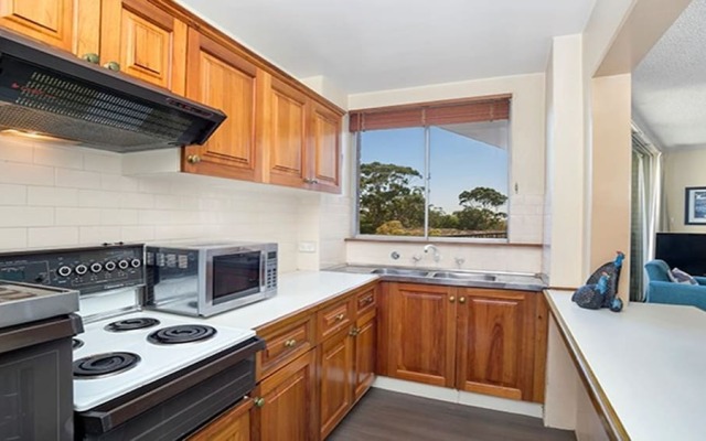 Charming Comfortable and Convenient - MOS72