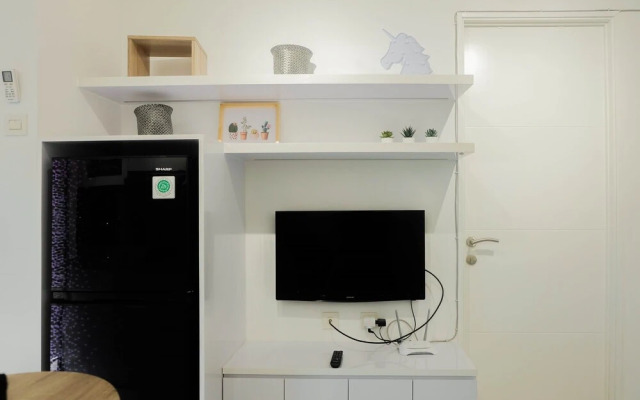 Stylish and Modern 2BR Bassura City Apartment