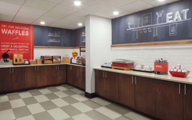 Hampton Inn Charleston-Southridge