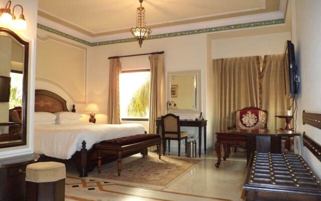 Orient Taj Hotel &Resort