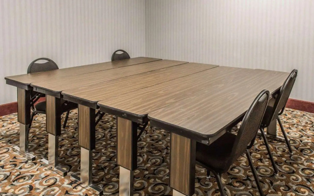 Wingate by Wyndham Pittsburgh/West Mifflin