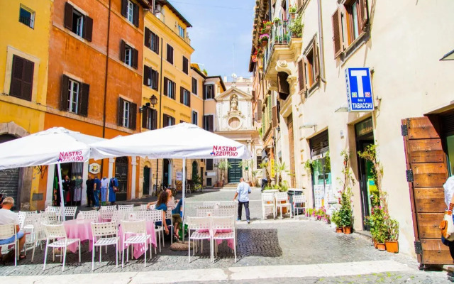 Dei Giubbonari Apartment