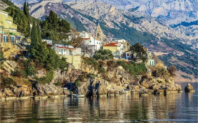 Three-Bedroom Apartment Omis with Sea view 07