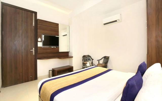 Hotel Grand Star by OYO Rooms