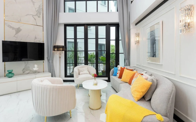 Stylish 7beds Poolhouse With Cinema & Lift - 2min to BTS