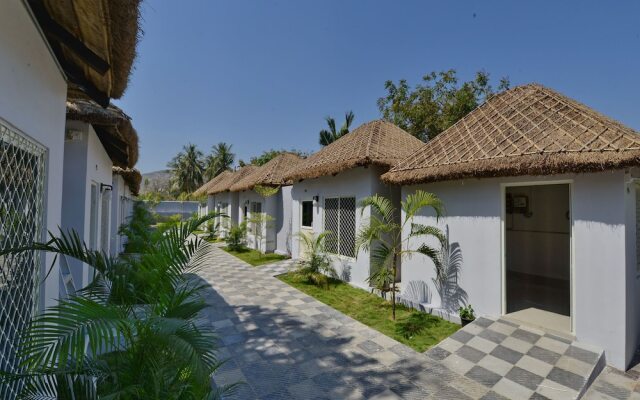 OYO 12084 Bay Paradise