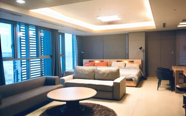 The november stay in Canal walk
