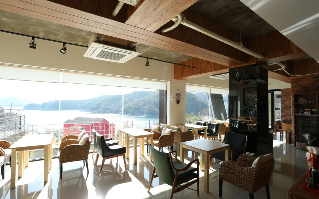 Radiance Tourist Hotel