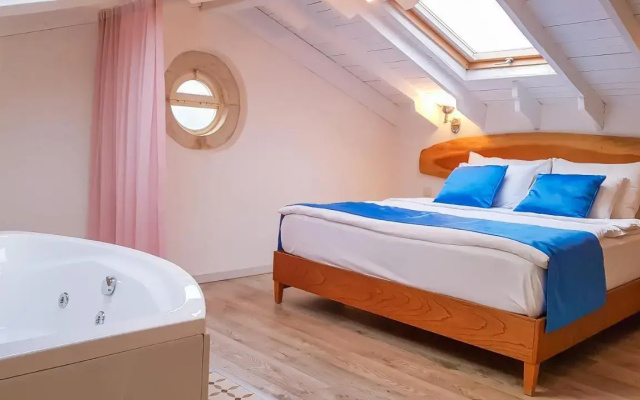 Alaçatı Otel Rebetiko