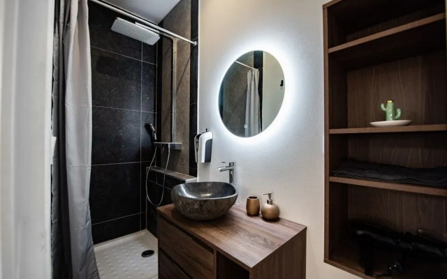 Théâtre Sinne Luxury Apartment