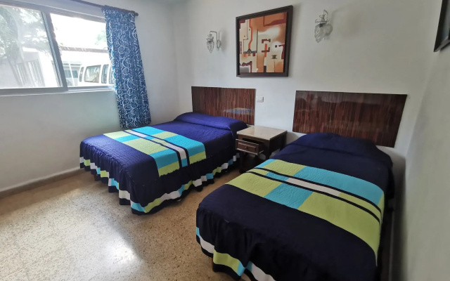 Las Dalias Inn