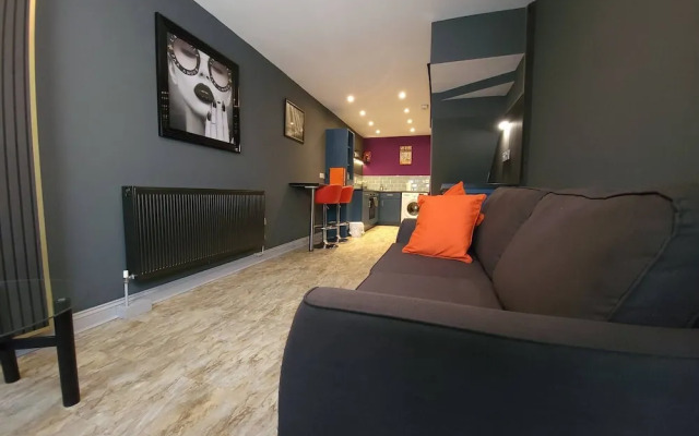Liverpool City, Fairfield Duplex Suite