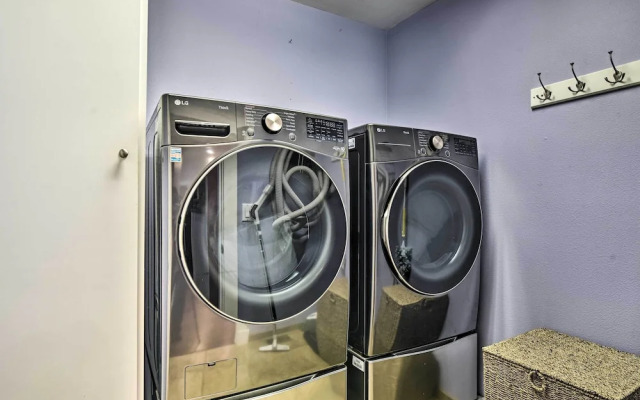 Milwaukie Vacation Rental w/ Backyard, Office