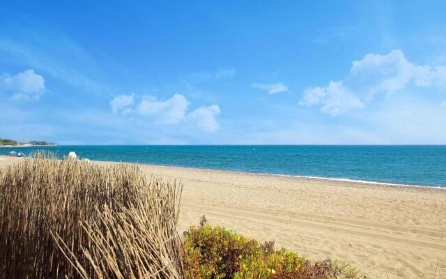 1077 beach villa el paraiso