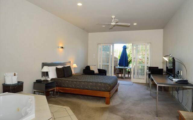 Ocean Beach Motor Lodge