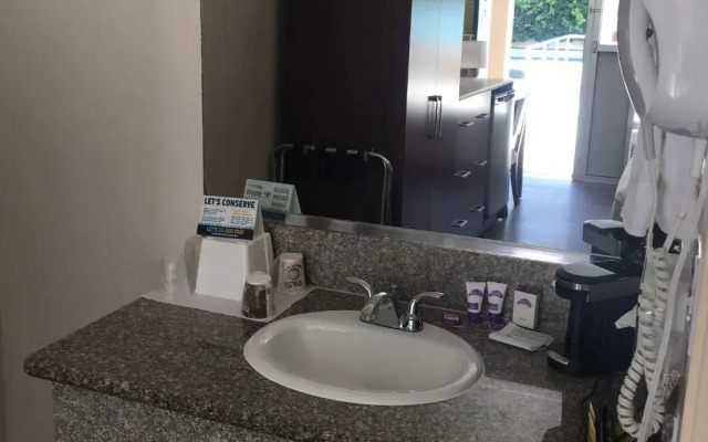 Kings Inn Anaheim at the Park & Convention Center
