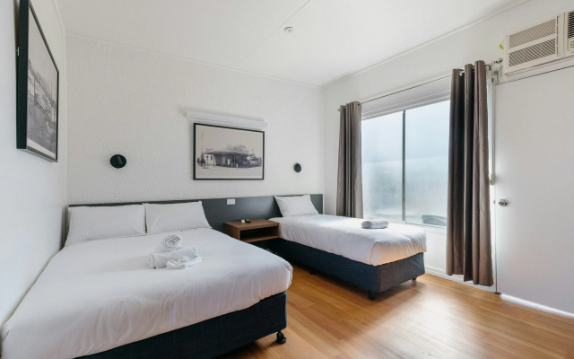Boomerang Motor Hotel – Guest Rooms – Mackay