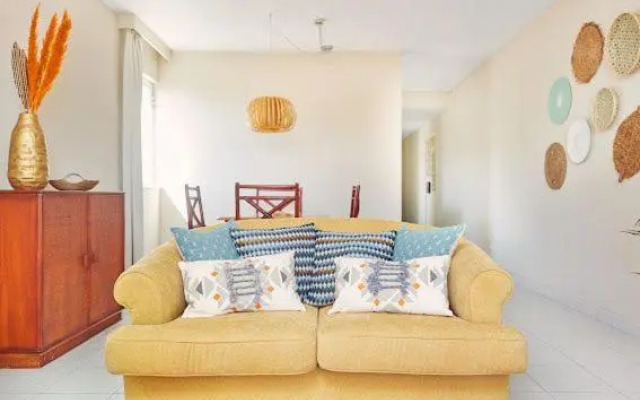 Cosy apartment with sea view and pool