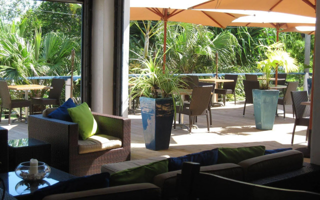 Benjor Beach Club