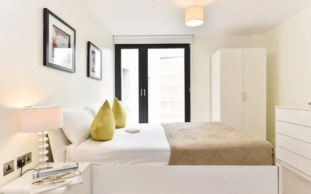 London Bridge Apartment
