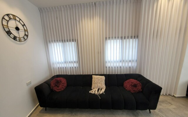 YalaRent Promenade amazing 3BR apt