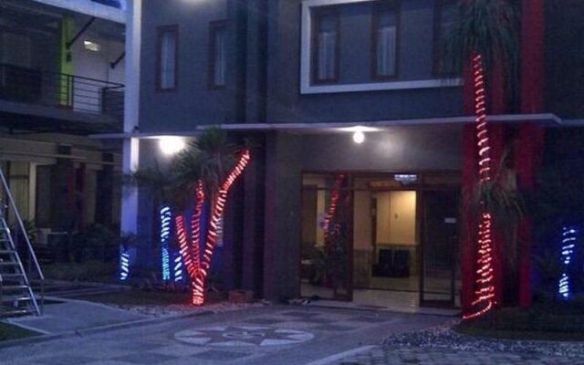 OYO 90475 Mirda Gratia Hotel