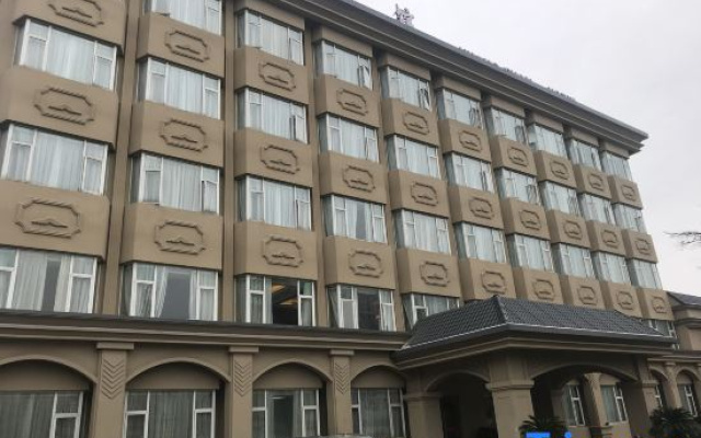 Shanghai Huangshan Hotel – Exterior – Shanghai