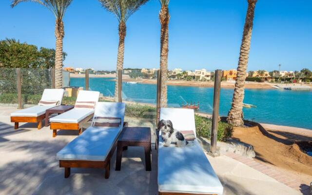 Charming Lagoon Villa Egyptian Style -Sabina 117