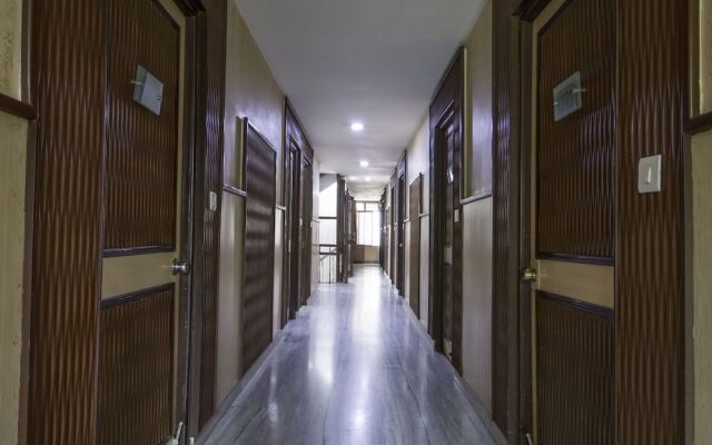 OYO 16955 Belsons Taj Mahal Hotel