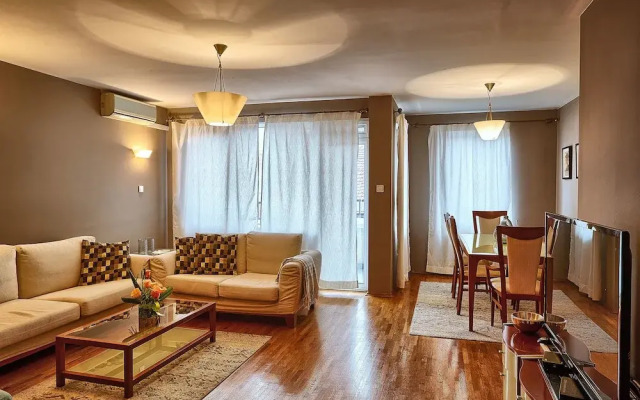 Baratero City Corner II Apartment