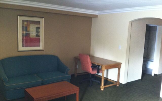 Walnut Inn & Suites West Covina