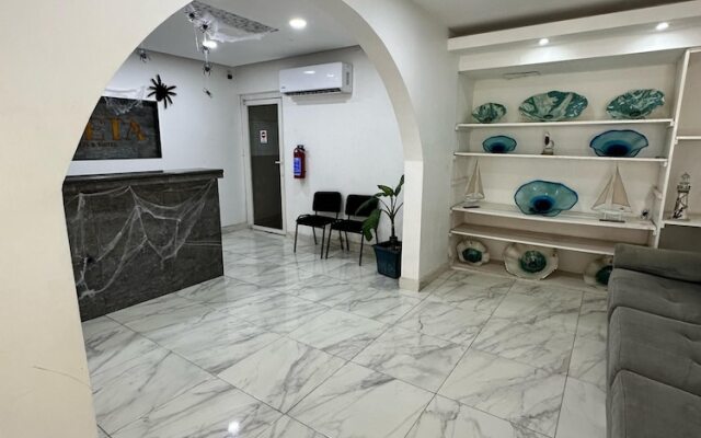 Creta Hotel & Suites