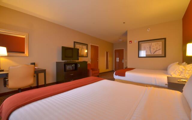 Holiday Inn Express Hotel & Suites Pine Bluff / Pines Mall, an IHG Hotel