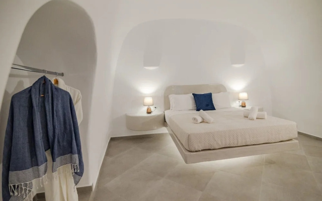 Sun Angelos Oia - Luxury Cave Suites