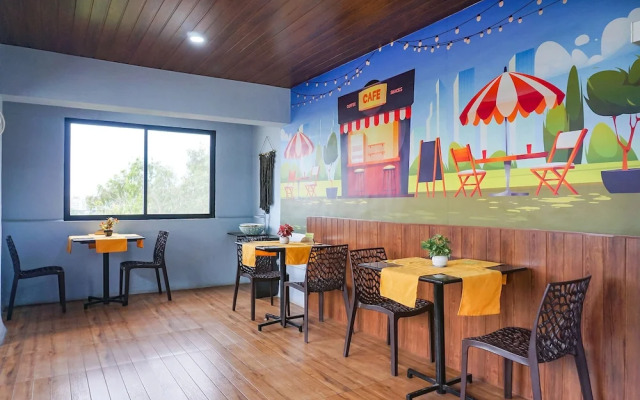 Fabhotel Everest Inn