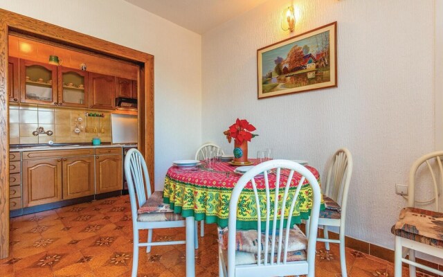 Awesome Apartment in Mundanije With 3 Bedrooms