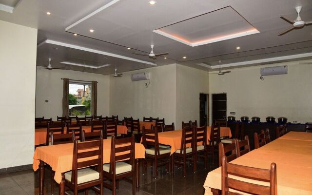 OYO 16381 Htl Shivani