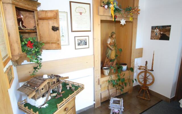 Peaceful Apartment in Hinterglemm With Camping Cot
