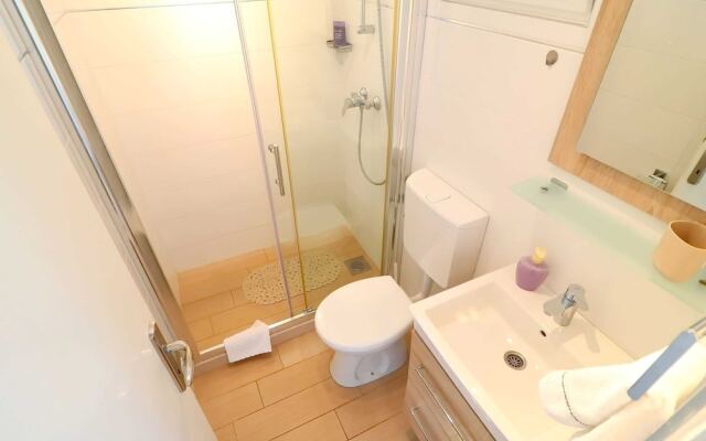 Charming Holiday Home in Cara With Swimming Pool