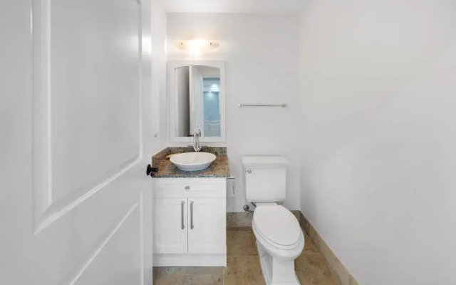 Paradise Loft 3 Bedroom Townhouse by RedAwning