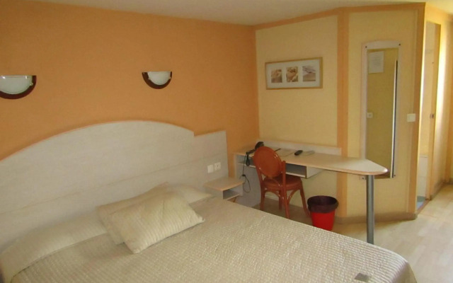 Aix Hotel